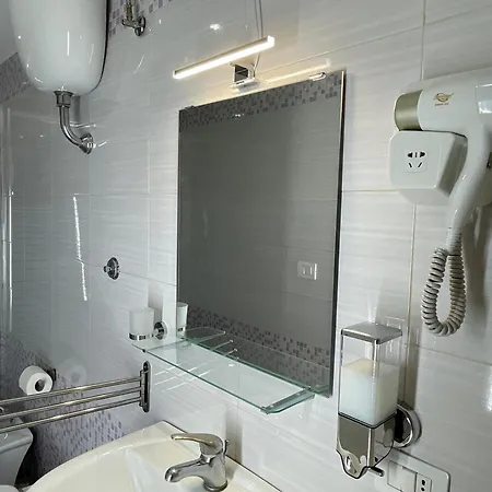 Vico Spaccanapoli 1 * Неаполь