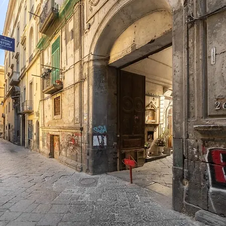 Vico Spaccanapoli 1 Apartamento